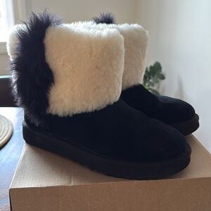 UGG Classic Mini